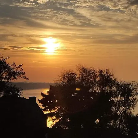 Πανσιόν Charmante Chaumiere Au Coeur De La Briere La Chapelle-des-Marais