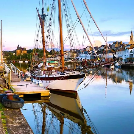 Πανσιόν Charmante Chaumiere Au Coeur De La Briere 3*