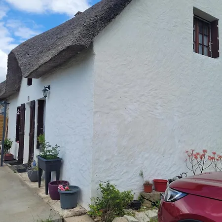 Πανσιόν Charmante Chaumiere Au Coeur De La Briere 3*