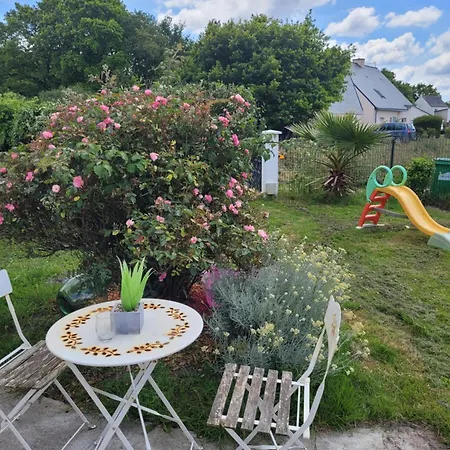 Charmante Chaumiere Au Coeur De La Briere Πανσιόν 3*