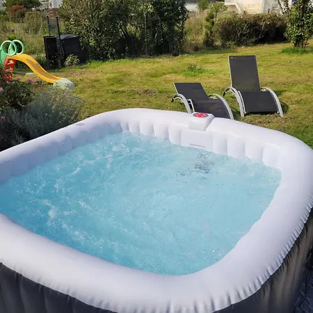 Πανσιόν Charmante Chaumiere Au Coeur De La Briere La Chapelle-des-Marais